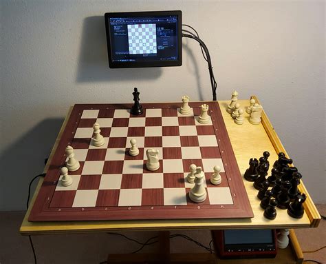 DGT Smart Board - Electronic Interface Chess Set