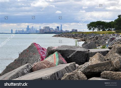 Chicago Skyline From Northwestern University Campus Stock Photo 147937691 : Shutterstock