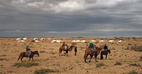 Mongolia travel blog — Explore the life of Mongolian nomads in the heart of Gobi desert - Living ...