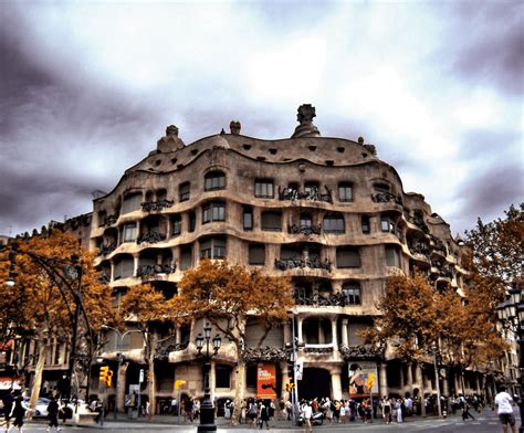 Дом Мила или La Pedrera - Барселона Путеводитель Happyinspain