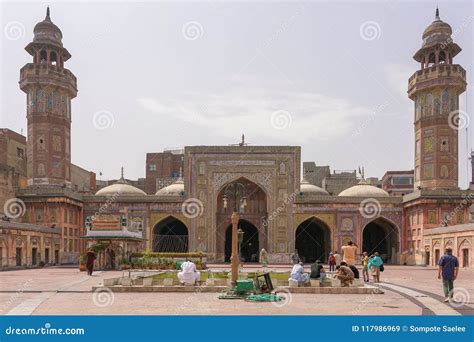 Masjid Wazir Khan, Lahore, Pakistan Editorial Stock Image - Image of arch, heritage: 117986969