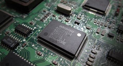 Integrated Circuit (IC) : Definition, History, Functions, Types and Examples - Sinaumedia