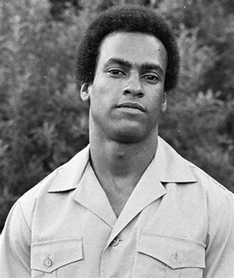 Huey P. Newton – Filmes, Biografia e Listas na MUBI