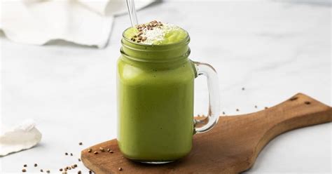 Low-Carb Green Smoothie - Diabetes Strong