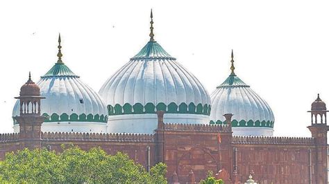 UP's Mathura court orders Gyanvapi Masjid-like survey of Shahi Idgah mosque | Latest News India ...