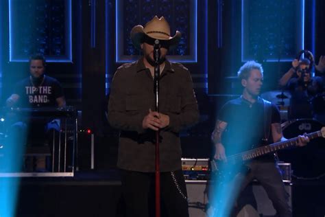 Jason Aldean Debuts 'You Make It Easy' on 'Tonight Show'