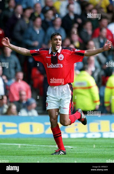 PIERRE VAN HOOIJDONK NOTTINGHAM FOREST V LEEDS UTD 19 April 1997 Stock ...