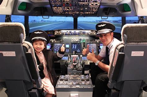 Flight Experience Bangkok - Price 4,550 Baht - Fly a real Boeing 737 flight simulator