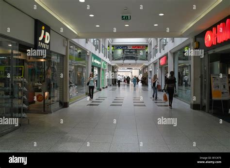 Lion Yard shopping centre Cambridge England Stock Photo - Alamy