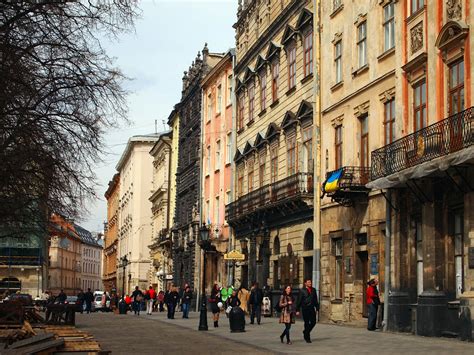 Architecture of the historic center of Lviv · Ukraine travel blog