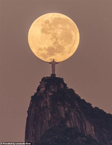 Brazilian photographer's shot of Christ the Redeemer 'holding' the Moon goes viral | Daily Mail ...