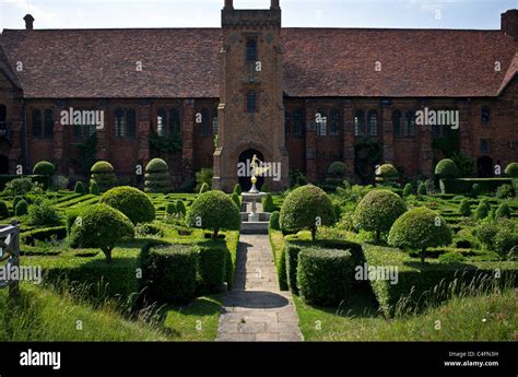 Hatfield old palace hi-res stock photography and images - Alamy