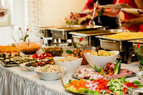 5 Tips To Choose Your Wedding Caterer