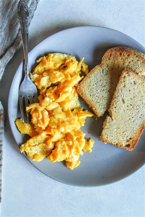 Scrambled Eggs and Toast Recipe - Sweetphi