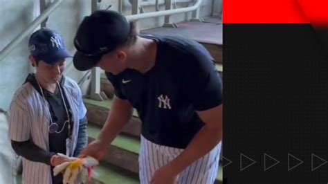 Aaron Judge gifts his batting gloves to Make-A-Wish kid - ESPN Video