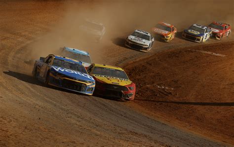 GALLERY: Best pics from NASCAR's dirt race at Bristol - Speedcafe.com