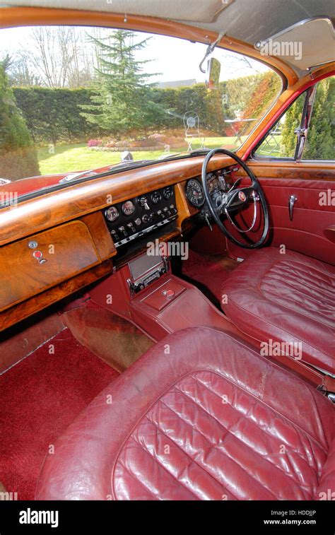 Jaguar Mk2 interior Stock Photo - Alamy