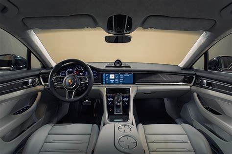 Feature Spotlight: 2017 Porsche Panamera Infotainment System ...