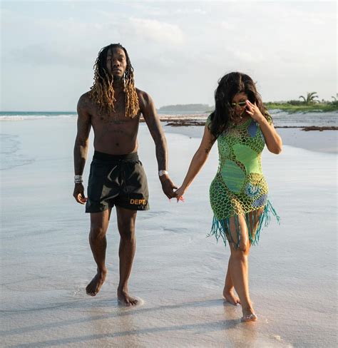 Love, Beach & Fun! Cardi B & Offset are Having a Lovely Baecation ...