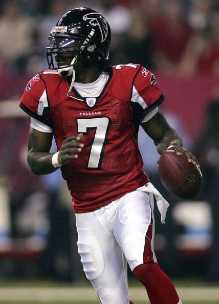 Michael Vick Wallpaper Download - Michael Vick Wallpaper 1.0 | Mike vick, Michael vick, Falcons ...