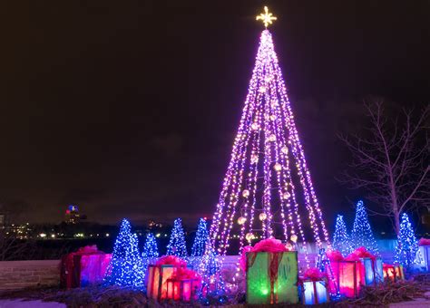 Niagara Winter Festival of Lights | Clifton Hill, Niagara Falls Canada