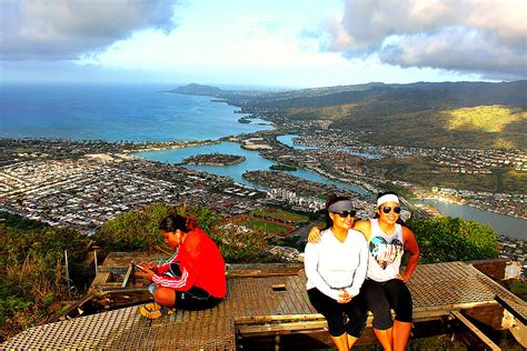 Hiking the Koko Crater Trail