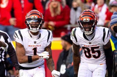 Watch: Cincinnati Bengals WR Ja'Marr Chase Throws Ball to Tee Higgins ...