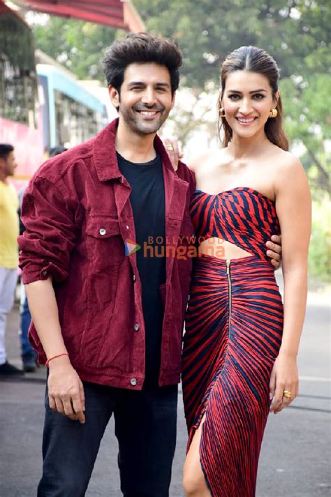 Photos Kartik Aaryan, Kriti Sanon and the cast of Shehzada snapped ...