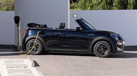 ALL-ELECTRIC MINI CONVERTIBLE