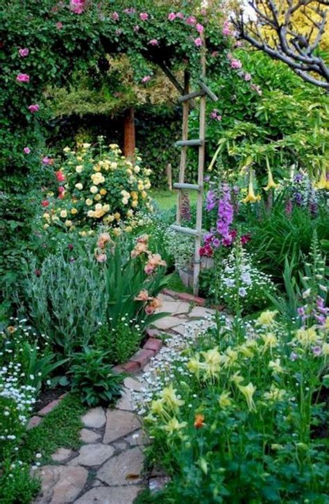 30 Modern Cottage Garden Ideas To Beautify Your Outdoor | HomeMydesign