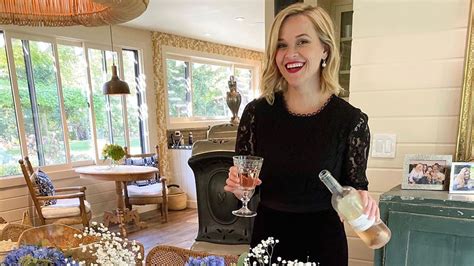 Reese Witherspoon sells stunning Los Angeles home for an impressive ...