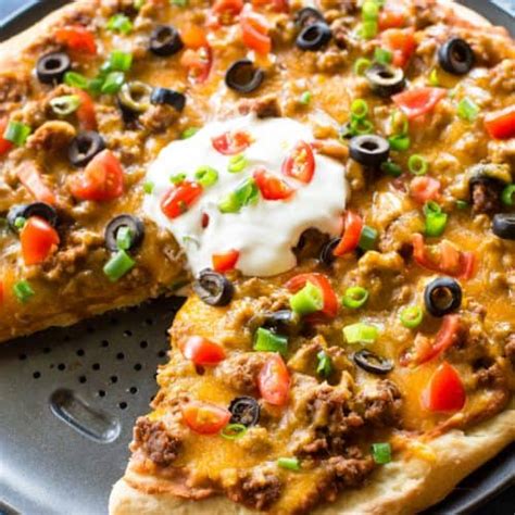 Taco Pizza Recipe (+VIDEO) - The Girl Who Ate Everything