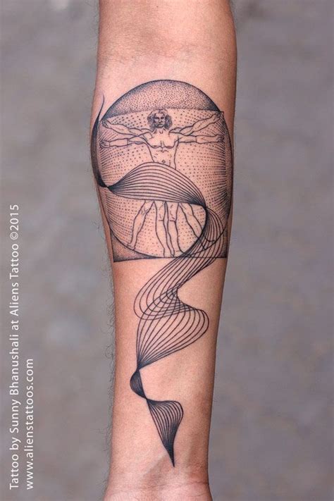 Vitruvian Man Tattoo by Sunny Bhanushali at Aliens Tattoo, India | Tattoo ideen, Abstrakte ...