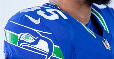 Seattle Seahawks Reveal Iconic 90s Throwback Uniforms: LOOK - Sports Illustrated Seattle ...