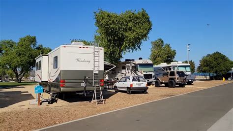 Lake Elsinore Camping: The Complete Guide - Lake Access