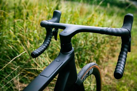 Canyon Endurace CFR eTap review - outstanding in its field – Rouleur