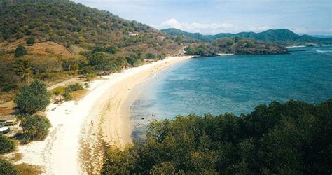 8 Pantai di Sumbawa Barat yang Sangat Eksotis