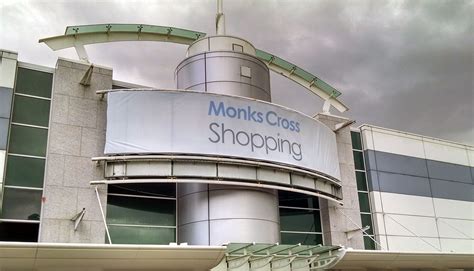 york-monks-cross-shopping-sign | YorkMix