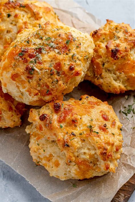 The Best Red Lobster Biscuits Recipe | Easy Weeknight Recipes