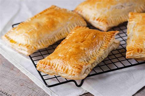 Chicken and Bacon in Puff Pastry Recipes | Puff pastry recipes, Puff pastry recipes savory, Puff ...