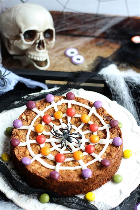 Halloween Cookie Cake: Oatmeal Chocolate Chip - Delightful Mom Food