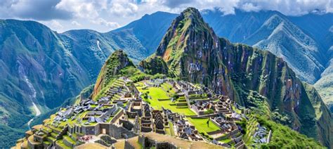 Antiguo Santuario De La Citadel Machu Picchu En La Cordillera Oriental ...