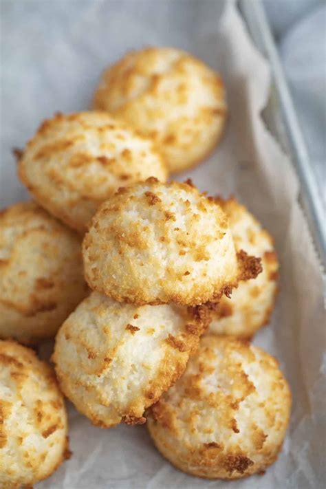 Coconut Macaroons Recipe [+VIDEO] - Dinner, then Dessert