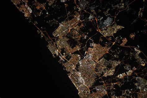 Space station commander snaps nighttime photos of Israeli city lights ...