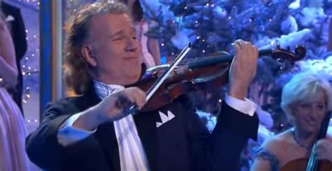 The simple beauty of Andre Rieu at Christmas - Starts at 60