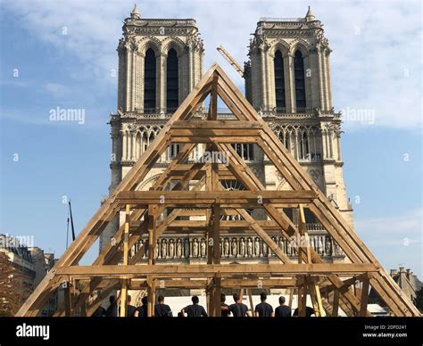 Restoration of notre-dame de paris Stock Photo - Alamy