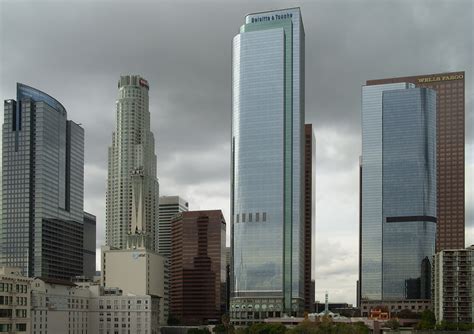 File:Downtown Los Angeles Skyscrapers-edit1.jpg - 维基百科，自由的百科全书
