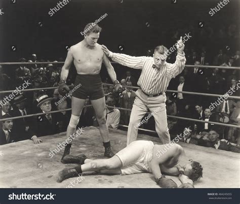 Referee Counting Down Knockout Stock Photo 484245055 : Shutterstock