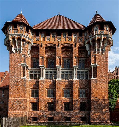 Malbork Castle, Poland | Obelisk Art History