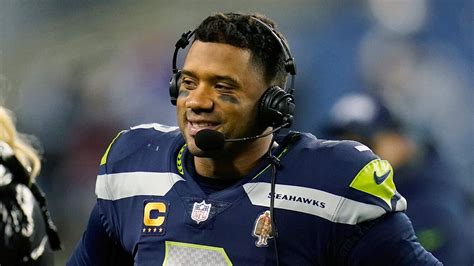 Russell Wilson downplays the trade rumors and commits to the Seattle ...